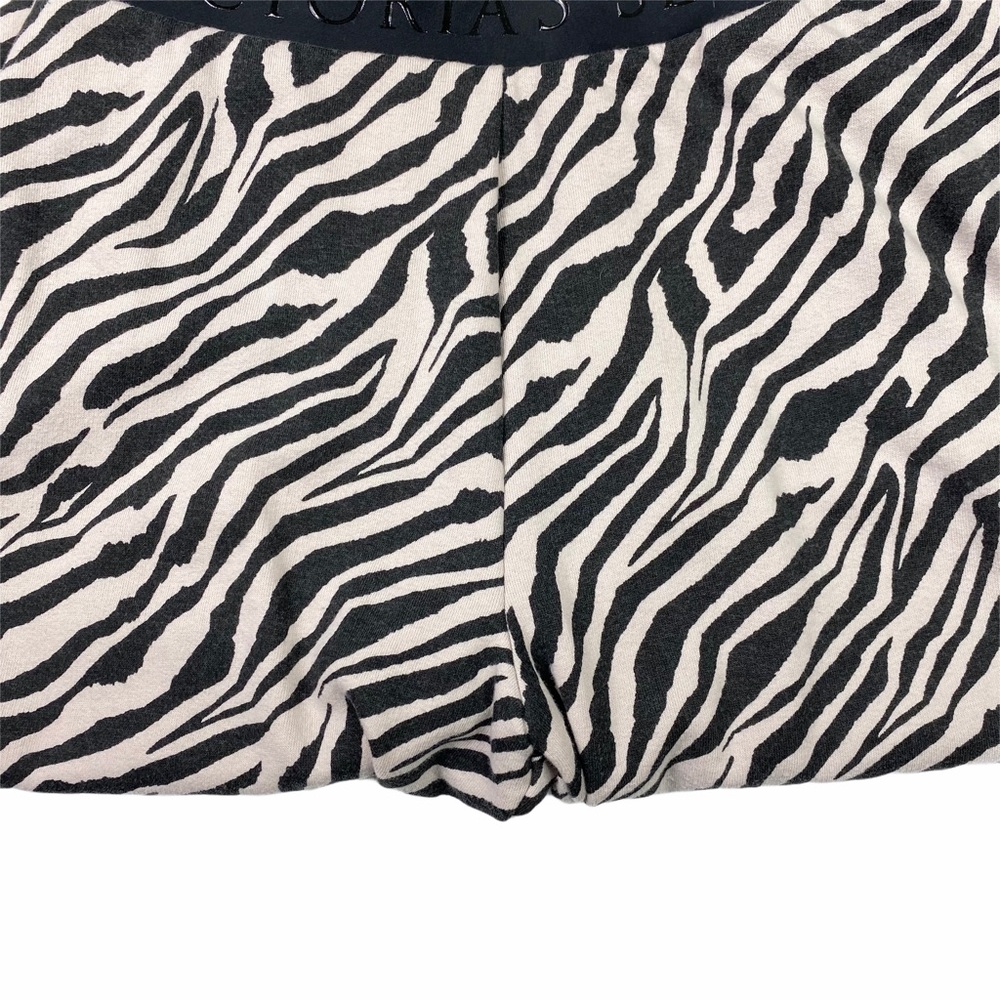 ♦️SOLD♦️Victoria’s Secret Zebra Fleece Jogger Set - Picture 9 of 16